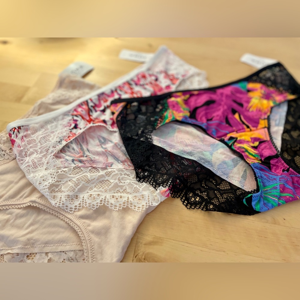 💗 NWT Soma Embraceable hipster undies (bundle of 3)